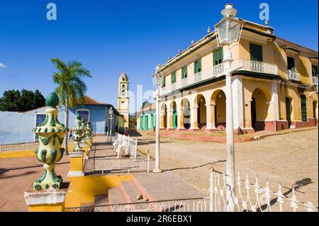 Museo Romantico, ancien palais du Comte Brunet, clocher du Convento de San Francisco de Asis, Trinidad, province Sancti Spiritus, Cuba Banque D'Images