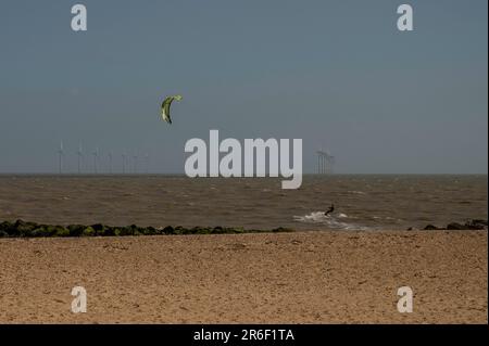 Parachute surfeur à Clacton sur la mer Banque D'Images