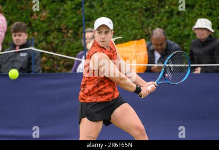 Sonay Kartal (GBR) jouant au premier tour du Trophée Surbiton, Londres, 6th juin 2023. Banque D'Images