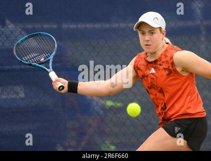 Sonay Kartal (GBR) jouant au premier tour du Trophée Surbiton, Londres, 6th juin 2023. Banque D'Images
