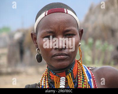 Membres de la tribu d'Arbore photographiés dans la vallée d'Omo, en Ethiopie, Banque D'Images