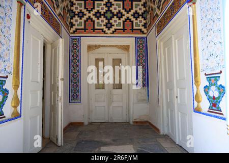 Entrée à l'un des bâtiments du Palais d'été de Boukhara, Ouzbékistan Banque D'Images