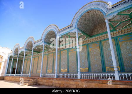 Colonnade du Palais d'été à Boukhara, Ouzbékistan Banque D'Images