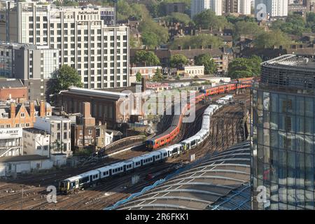 La gare de Waterloo, également connue sous le nom de London Waterloo, est un terminus central de Londres sur le réseau National Rail au Royaume-Uni, dans la région de Waterloo Banque D'Images