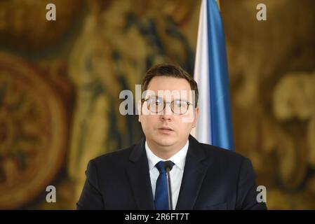 Prague, République tchèque. 09th juin 2023. Le ministre des Affaires étrangères de la république tchèque, Jan Lipavsky, s'adresse aux médias lors d'une conférence de presse conjointe avec son homologue vietnamien à Prague. Le ministre vietnamien des Affaires étrangères, Bui Thanh son, s'est rendu en République tchèque et a rencontré le ministre tchèque des Affaires étrangères, Jan Lipavsky. Crédit : SOPA Images Limited/Alamy Live News Banque D'Images