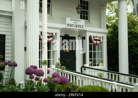 Bureau de poste dans un bâtiment historique à Bedford, New York Banque D'Images