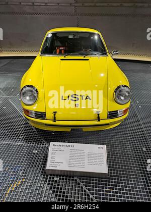 ROMANSHORN, SUISSE - 4 JUIN 2023 : Porsche 911 S&R 2,5 dans un musée automobile privé de Romanshorn, Suisse Banque D'Images