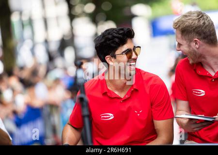 Le Mans, France. 09th juin 2023. Pendant le défilé des pilotes des 24 heures du Mans 2023 dans le Centre ville du Mans sur 9 juin 2023 au Mans, France - photo Joao Filipe/DPPI crédit: DPPI Media/Alamy Live News Banque D'Images