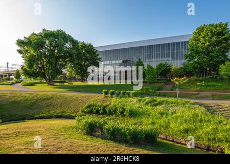 La gare d'Asahikawa et le jardin de Kitasaito à Asahikawa, Hokkaido, Japon Banque D'Images