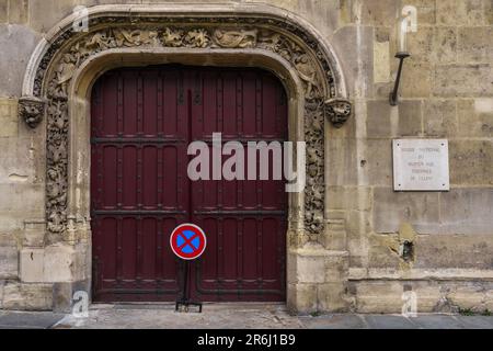 Porte médiévale du Musée de Cluny (Musée Cluny) sans panneau d'arrêt. Paris, France. Banque D'Images