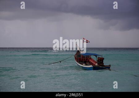 Bateau de pêche, île de Racha Banque D'Images