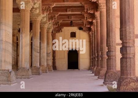 Diwan-e-AAM dans la deuxième cour du fort Amer. Banque D'Images