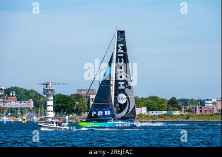 Kiel, Allemagne, 09. Juni 2023, course de l'océan, vol-by à Kiel. Fünf Imoca-Rennyachten in Aarhus gestuor haben am Nachmittag die Wendemarke in de Banque D'Images