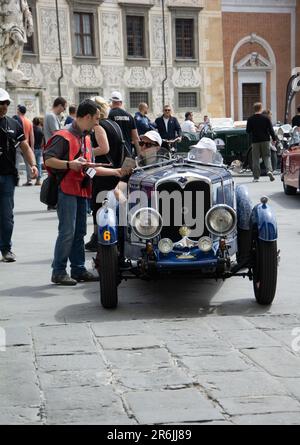 PISE , ITALIE - 30 - 2023 AVRIL : Riley Sport Nine 1936 sur une vieille voiture de course en rallye GP Terre di Canossa Banque D'Images