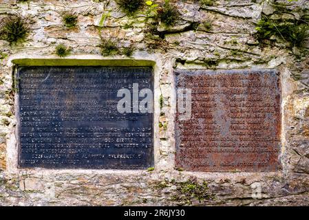 Ruines de la fonderie antique dans les montagnes de Bukk près du célèbre château de Lillafured. Cet endroit fait partie du patrimoine indrustial hongrois. Pierre incroyable Banque D'Images