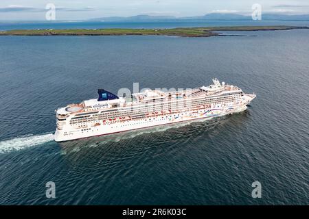 KILLYBEGS, IRLANDE - 16 2023 MAI : départ de l'étoile norvégienne après une visite à Killybegs. Banque D'Images