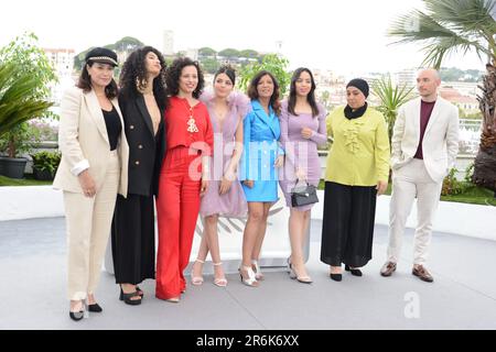 20 mai 2023, CANNES, France : CANNES, FRANCE - 20 MAI : Hend Sabry, Ichraq Matar, Nour Karoui, Taysir Chikhaoui, directeur Kaouther Ben Hania, Eya Chikhaoui, Olfa Hamrouni et Majd Matoura assistent à la séance photo « les filles d'Olfa (quatre filles) » du festival annuel de Cannes 76th au Palais des Festivals 20 mai 2023 d'image à Cannes, en France © Frederick Injimbert/ZUMA Press Wire) USAGE ÉDITORIAL SEULEMENT! Non destiné À un usage commercial ! Banque D'Images