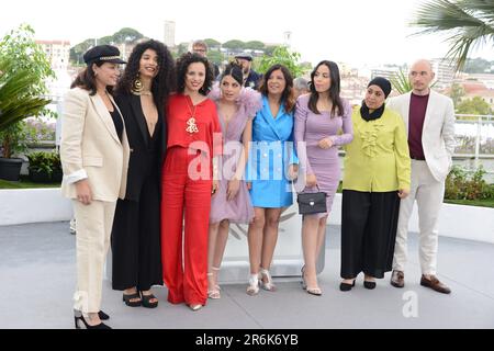 20 mai 2023, CANNES, France : CANNES, FRANCE - 20 MAI : Hend Sabry, Ichraq Matar, Nour Karoui, Taysir Chikhaoui, directeur Kaouther Ben Hania, Eya Chikhaoui, Olfa Hamrouni et Majd Matoura assistent à la séance photo « les filles d'Olfa (quatre filles) » du festival annuel de Cannes 76th au Palais des Festivals 20 mai 2023 d'image à Cannes, en France © Frederick Injimbert/ZUMA Press Wire) USAGE ÉDITORIAL SEULEMENT! Non destiné À un usage commercial ! Banque D'Images