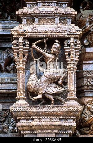 Déesse Rathi, sculptures en bois du 17th siècle à Meenakshi-Sundareswaar temple Chariot à Madurai, Tamil Nadu, Inde du Sud, Inde, Asie Banque D'Images