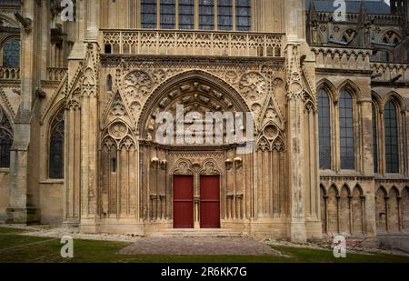 Bayeux Cathédrale de Bayeux Normandie France juin 2023 Cathédrale de Bayeux, également connue sous le nom de Cathédrale notre-Dame de Bayeux (Cathédrale notre-Dame de Ba) Banque D'Images