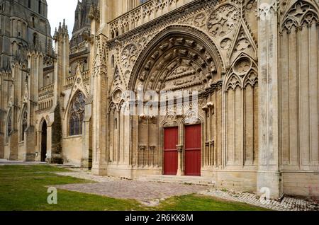 Bayeux Cathédrale de Bayeux Normandie France juin 2023 Cathédrale de Bayeux, également connue sous le nom de Cathédrale notre-Dame de Bayeux (Cathédrale notre-Dame de Ba) Banque D'Images