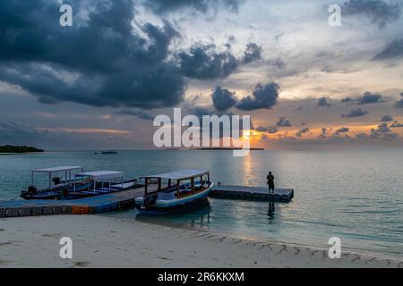 Lever du soleil sur l'île de Bangaram, archipel de Lakshadweep, territoire de l'Union de l'Inde, Océan Indien, Asie Banque D'Images