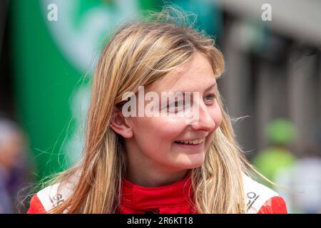 Le Mans, France. 09th juin 2023. # 63, le Mans, France, vendredi 9th juin 2023: Doriane PIN Team Prema Racing, Oreca 07 - Gibson car, classe LMP2, pendant le défilé des pilotes du 24H du Mans sur 10 juin . L'écurie Prema Racing se produit en classe LMP2 dans les 24 heures de l'épreuve du Mans sur le circuit de la Sarthe, image payante, photo copyright © Geert FRANQUET/ATP images (FRANQUET Geert /ATP/SPP) crédit: SPP Sport Press photo. /Alamy Live News Banque D'Images