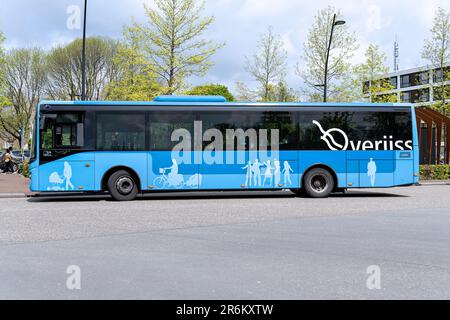 Le bus OV Regio Ijsselmond Iveco Crossway à la gare routière d'Emmeloord Banque D'Images