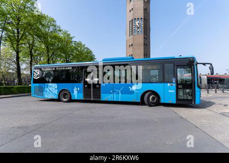 Le bus OV Regio Ijsselmond Iveco Crossway à la gare routière d'Emmeloord Banque D'Images