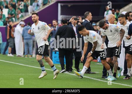 Lusail, Qatar, 22, novembre 2022. Leo Messi sur le terrain pour la première fois lors du match entre l'équipe nationale Argentine et le te national d'Arabie Saoudite Banque D'Images