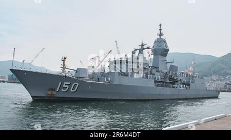 Kure, Japon. 10th juin 2023. Marine royale australienne HMAS Anzac (FFH 150) arrive vendredi à 10 juin 2023, dans la préfecture d'Hiroshima, au Japon, aux activités de la flotte de la Force d'autodéfense maritime du Japon. Photo par Keizo Mori/UPI crédit: UPI/Alay Live News Banque D'Images