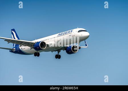 Larnaca, Chypre - 09 juillet 2022 : Airbus A321-111 de Aegean Airlines Banque D'Images