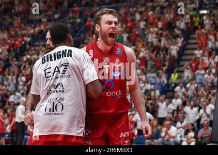 Milan, Italie. 09th juin 2023. Italie, Milan, juin 9 2023: Nicolo? Melli (Armani en avant) bonne célébration de jeu dans 4th quart pendant le match de basket-ball EA7 Emporio Armani Milan contre Virtus Segafredo Bologna, finale game1 Playoff LBA 2022-2023 (photo de Fabrizio Andrea Bertani/Pacific Press) crédit: Pacific Press Media production Corp./Alay Live News Banque D'Images