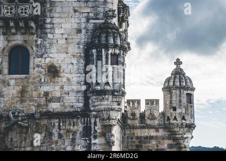 Gros plan des tourelles de la tour Belem à Lisbonne, Portugal Banque D'Images