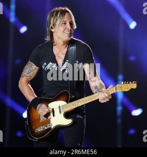Nashville, États-Unis. 09th juin 2023. Keith Urban se produit lors du festival annuel de la CMA 50th qui s'est tenu au stade Nissan sur 9 juin 2023 à Nashville, TN. © Curtis Hilbun/AFF-USA.com crédit: AFF/Alamy Live News Banque D'Images