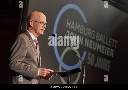 Hambourg, Allemagne. 10th juin 2023. Peter Tschentscher (SPD), premier maire de Hambourg, s'exprime sur scène dans la salle de bal de l'hôtel de ville pour marquer la saison anniversaire 50th au Ballet de Hambourg. Le Sénat de Hambourg a honoré le directeur de ballet et citoyen honoraire Neumeier à l'occasion du 50th anniversaire du Ballet de Hambourg par une réception au Sénat. Credit: Georg Wendt/dpa/Alay Live News Banque D'Images