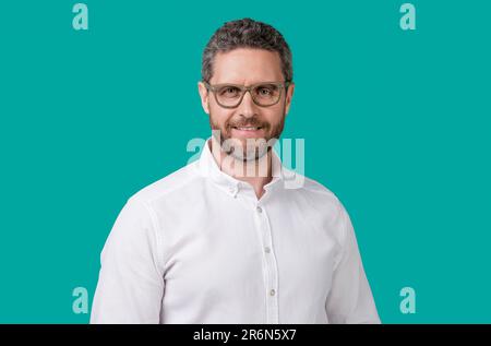 heureux homme mature avec vue en studio. vue de l'homme porter des lunettes. Banque D'Images