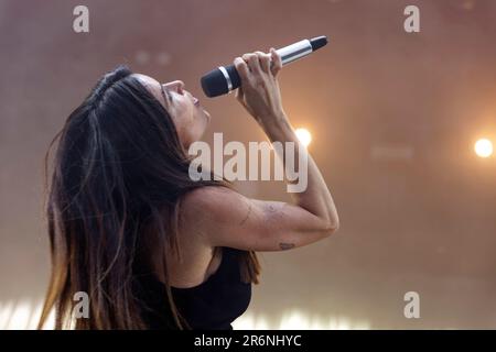 Rouen, France. 10th juin 2023. Jenifer se produit sur scène lors de la huitième édition d'Armada sur 10 juin 2023 à Rouen, France. Crédit : Bernard Menigault/Alamy Live News Banque D'Images