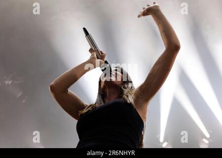 Rouen, France. 10th juin 2023. Jenifer se produit sur scène lors de la huitième édition d'Armada sur 10 juin 2023 à Rouen, France. Crédit : Bernard Menigault/Alamy Live News Banque D'Images