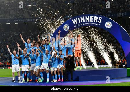 Istanbul, Turquie. 10th juin 2023. Le capitaine Ilkay Gundogan de Manchester City peut remporter le trophée en tant que vainqueur de la finale de la Ligue des champions de l'UEFA entre Manchester City et Inter au stade Atatürk d'Istanbul. (Crédit photo : Gonzales photo/Alamy Live News Banque D'Images