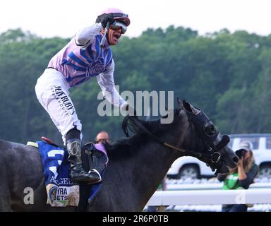 Elmont, États-Unis. 10th juin 2023. Arcangelo, monté par Javier Castellanos, remporte 155th de la course de Belmont à Elmont, New York, samedi, 10 juin 2023. Photo de Mark Abraham/UPI crédit: UPI/Alay Live News Banque D'Images