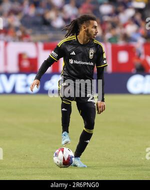 Chicago, États-Unis, 10 juin 2023. Major League Soccer (MLS) le club de football de Columbus, Mohamed Farsi (23), se charge de la balle contre le Chicago Fire FC à Soldier Field à Chicago, il, États-Unis. Credit: Tony Gadomski / toutes les images de sport / Alamy Live News Banque D'Images