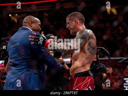 Vancouver, Vancouver, C.-B., Canada. 10th juin 2023. VANCOUVER (COLOMBIE-BRITANNIQUE) - 10 JUIN : Marc André Barriault célèbre sa victoire sur Eryk Andres lors de l'événement UFC 289 à Rogers Arena le 10 juin 2023 à Vancouver (Colombie-Britannique). (Credit image: © Tomaz Jr/PX Imagens via ZUMA Press Wire) USAGE ÉDITORIAL SEULEMENT! Non destiné À un usage commercial ! Banque D'Images