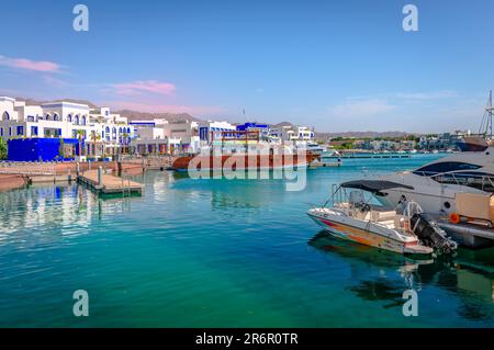 Ayla Oasis, un projet de développement immobilier, visant à créer une communauté de front de mer luxueux sur les rives de la mer de Read, à Aqaba, en Jordanie. Banque D'Images