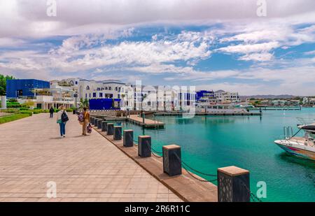 Ayla Oasis, un projet de développement immobilier, visant à créer une communauté de front de mer luxueux sur les rives de la mer de Read, à Aqaba, en Jordanie. Banque D'Images