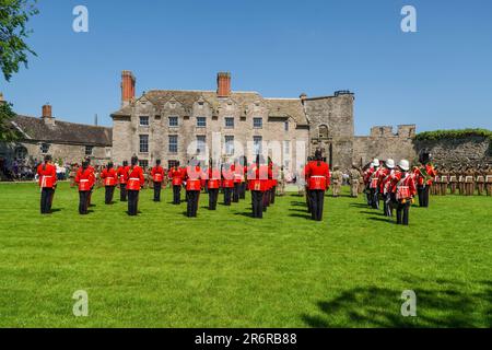 La Royal Welsh Military Band, les anciens combattants et les cadets célèbrent la réaffirmation de leur liberté du comté dans le domaine de Hay Castle Powys Wales UK Banque D'Images