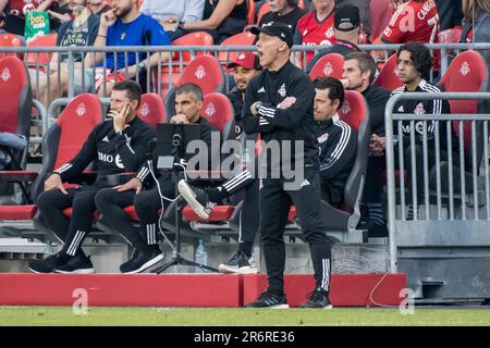 Toronto, Canada. 10th juin 2023. Bob Bradley, entraîneur du FC de Toronto, a vu pendant le match de la MLS entre le FC de Toronto et le SC de Nashville à BMO Field, à Toronto. Le jeu a pris fin en 1-1 crédit: SOPA Images Limited/Alamy Live News Banque D'Images