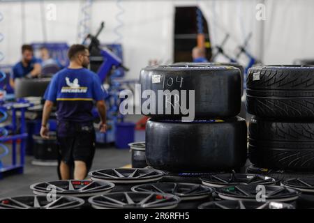 michelin, technique, michelin, pneus, pneu, Pendant les 24 heures du Mans 2023 sur le circuit des 24 heures du Mans de 10 juin à 11, 2023 au Mans, France - photo: FR..d..ric le Floc'h/DPPI/LiveMedia Banque D'Images