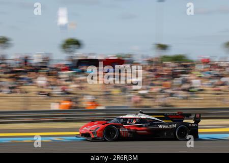 Le Mans, France. 11th juin 2023. 311 DERANI Luis Felipe (BRA), SIMS Alexander (gbr), AITKEN Jack (gbr), action Express Racing, Cadillac V-Series.R, Action pendant les 24 heures du Mans 2023 sur le circuit des 24 heures du Mans de 10 juin à 11, 2023 au Mans, France - photo Frédéric le Floc'h/DPPI crédit: DPPI Media/Alamy Live News Banque D'Images