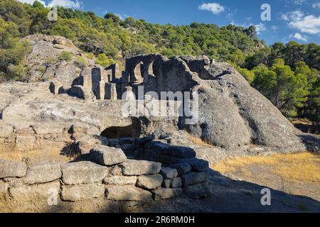 Ruines de l'église mozarabe à Bobastro, construite par Umar ibn Hafsun. Il a été excavé de la roche autour du début du dixième centu Banque D'Images